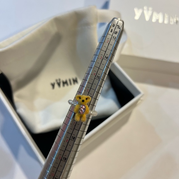 Flocked bear ring - Picture 5 of 6